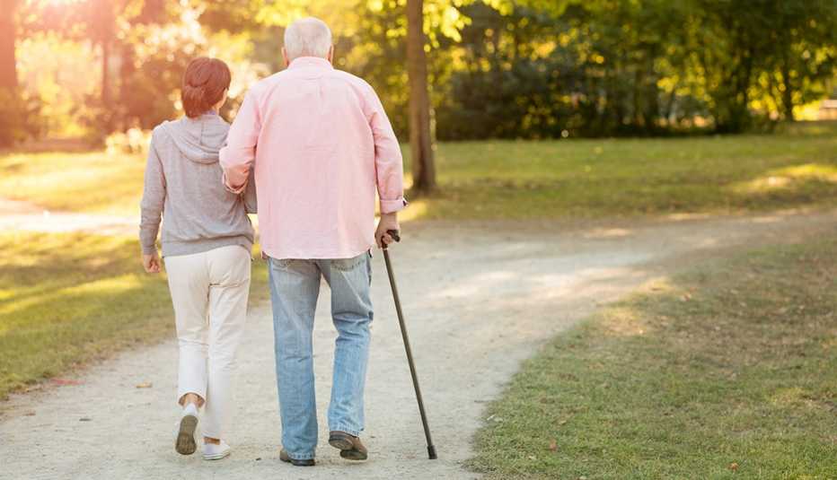 Balancing Independence With a Helping Hand When Needed